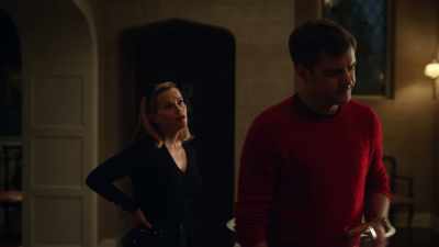 - Oh, come on, Elena.
- No, she has. - Little Fires Everywhere