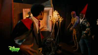 Oh, come on.
Even I don't think that's scary. Let's go. - Under Wraps