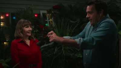 - Oh, come on.
- I'll show you - Zoey's Extraordinary Christmas