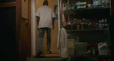- Oh, come on in,
crying out loud! - Justine