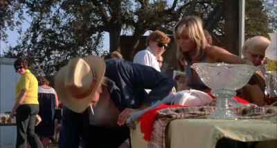 Oh, could I see that...
Oh, I'm terribly sorry. - Dirty Mary Crazy Larry