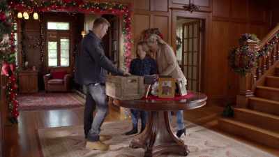 - Oh, dani will be so pleased.
- Is she around? - Toying with the Holidays
