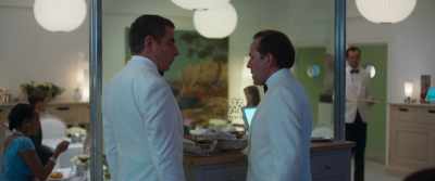 Oh, darling, I've just gotta
get this. Two seconds. - Johnny English Strikes Again