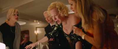 - Oh, my darling.
- More champagne... - Triangle of Sadness