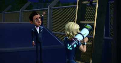 -Oh, dear. Little help?
-Ha! Nice one, mate. - Spy Kids: Mission Critical