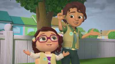 -Oh, did you feel that?
-It's starting to rain. - CoComelon Lane