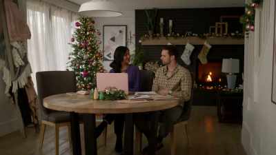 - Oh, do you know that, uh,
Christmas is in, like, uh- - Merry Magic Christmas