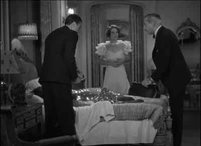 - Oh, doctor. It's her ankle.
- Which one? - 42nd Street