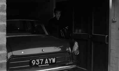 Oh, don't bother to close it,
I've got to go back to the clinic. - Victim