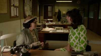 Oh, don't worry, Mrs. Harris.
We'll keep this very informal. - Ms Fisher's Modern Murder Mysteries