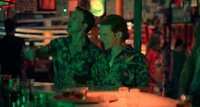 - Oh, four buckets please!
- Strong buckets? - Changeland