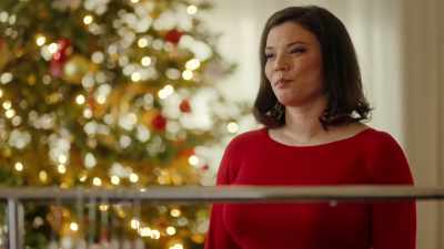 Oh!
(gasps) - Mom's Christmas Boyfriend