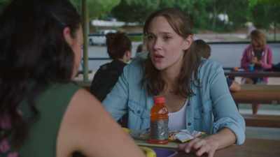 - Oh, my God, Ava,
did you talk to Jenny - Picture Perfect Lies