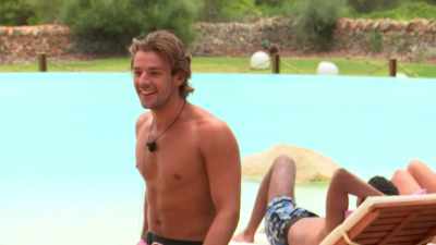 ‐Oh, my God.
‐(CARA LAUGHS) - Love Island