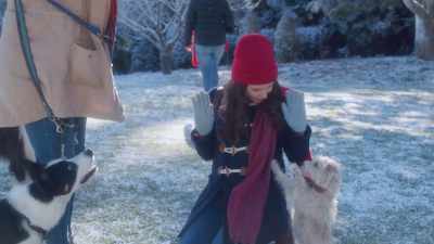 Oh, my God, he's so cute. - The Dog Days of Christmas
