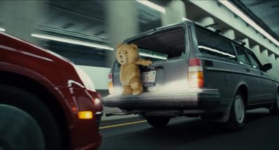 Oh my god, hes gonna
jump get closer - Ted