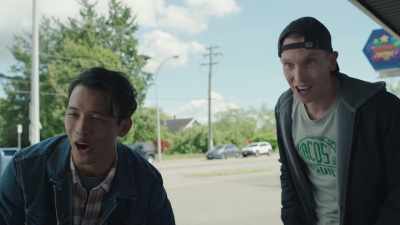 - Oh my God. He's hilarious-looking.
- Oh, he's getting mad! - Peacemaker
