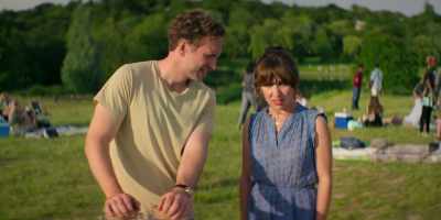 - Oh, God.
- I couldn't talk about any politics - Trying