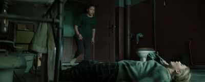 - Oh, my God.
- [Iris choking] - Baghead