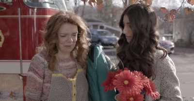 - Oh, my God, it's all dad's stuff.
- I know. - Lez Bomb