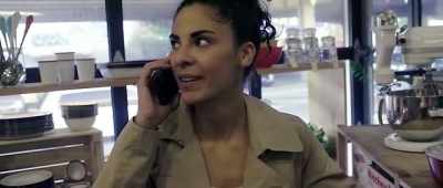 -Oh, my God.
-It's farm to table,
you pick up the menu... - The Ring Thing