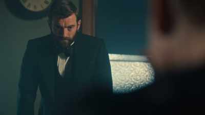 -OH, GOD.
-[IVY SOBS] - Miss Scarlet and the Duke