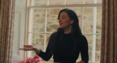 - Oh, my God, you know where she saw me? - She is Love