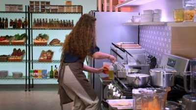 -Oh, my God!
-LANKY: I need notes. - Secret Chef