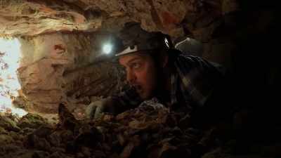 Oh, my God!
(LAUGHS) Yes! - Outback Opal Hunters