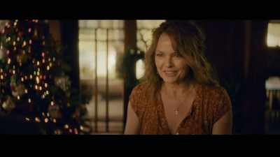- Oh my God! Okay.
- Let me look at you. - Katie's Mom