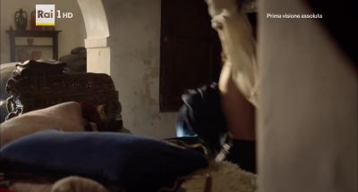 - Oh, God, Roberto!
- He's early. - Medici: Masters of Florence