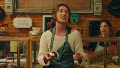 Oh my God,
Sam has a girlfriend. - The Holiday Club
