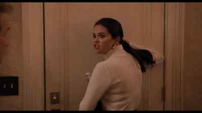 - Oh my god, she's crying. - Only Murders in the Building