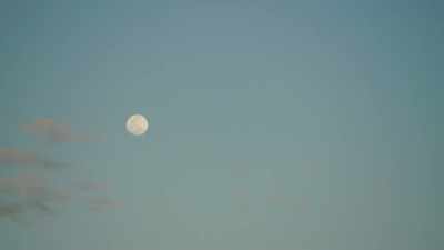Oh, my God,
that moon is beautiful. - The Real Housewives Ultimate Girls Trip