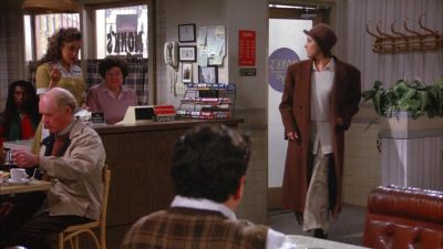 Oh, my God. There she is.
That's the face. - Seinfeld