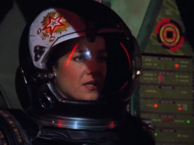 Oh, my God. They've spaced the captives.
Killed them. - Babylon 5