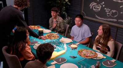 - Oh, my God.
This looks so good. - Best in Dough