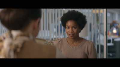 -Oh, my god.
-[Vera giggles] - The Other Black Girl