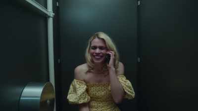 - Oh, my God!
- Welcome to Disney, okay? - I Hate Suzie