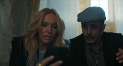 - Oh, God, who is this?
- (Italian) - Mafia Mamma