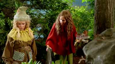 Oh, my God!
Who's tracks are these? - At Home with Amy Sedaris
