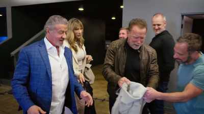 Oh, my God, you were right.
You even knew his designer. - Arnold & Sly: Rivals, Friends, Icons