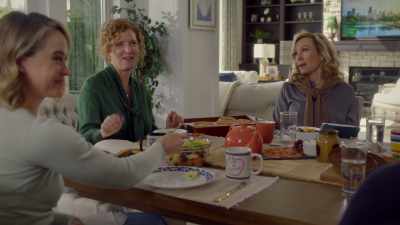 -Oh, good. I'm glad you
like them... Mom. - The Wedding Contract