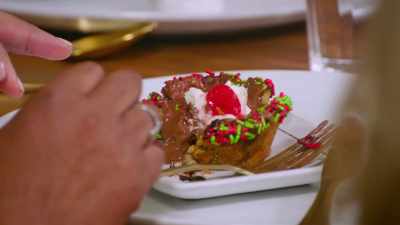 - Oh, good.
- The cookie itself, - Baking It