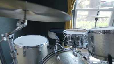 -Oh, my goodness. Drums.
Oh, my goodness.
-[laughs] - Renovation Impossible