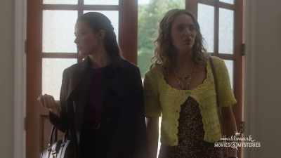Oh, my goodness, hi there! - Nikki & Nora: Sister Sleuths