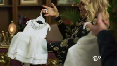 Oh! Gorgeous, isn't it? - Christmas with a Prince: The Royal Baby