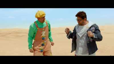 Oh that gorilla killed me! - Total Dhamaal