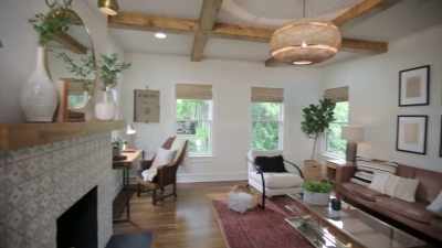 Oh, my gosh.
[ Laughs ] - Fixer Upper: Behind the Design