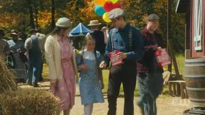 - Oh my gosh!
- [laughs] - A Waltons Thanksgiving